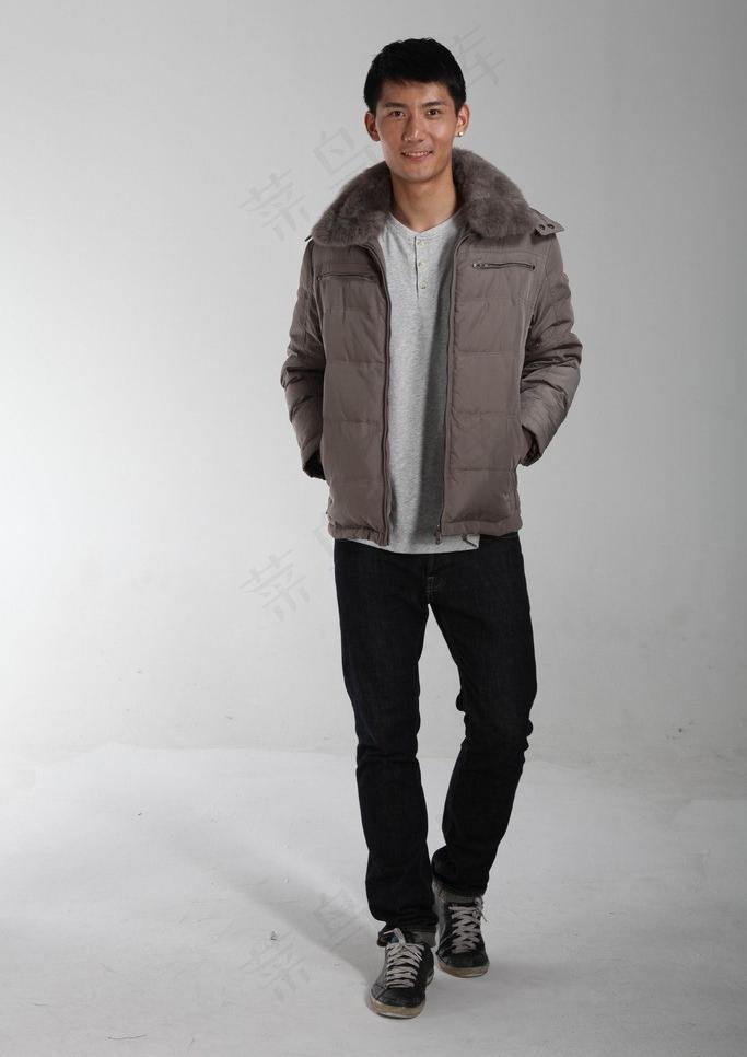 2012冬季羽绒服 模特图片