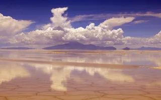 天空云彩干枯裂纹