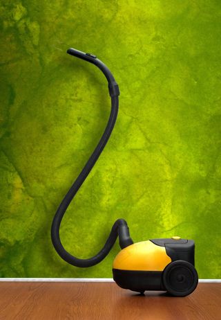 地板上的吸尘器