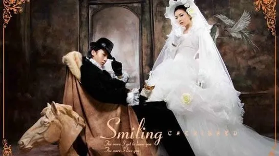 欧洲皇室婚纱模板PSD源文件(6)