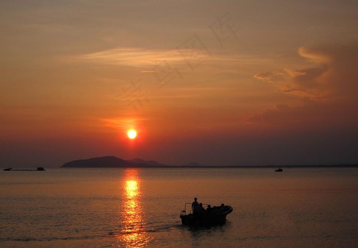 海上夕阳(实际像素下不清晰)图片