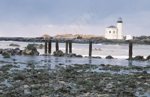 海岸灯塔图片