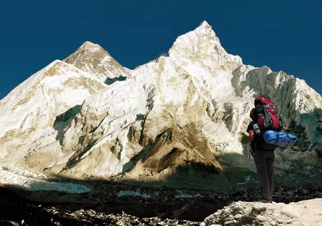 登山的人物 登山的人物