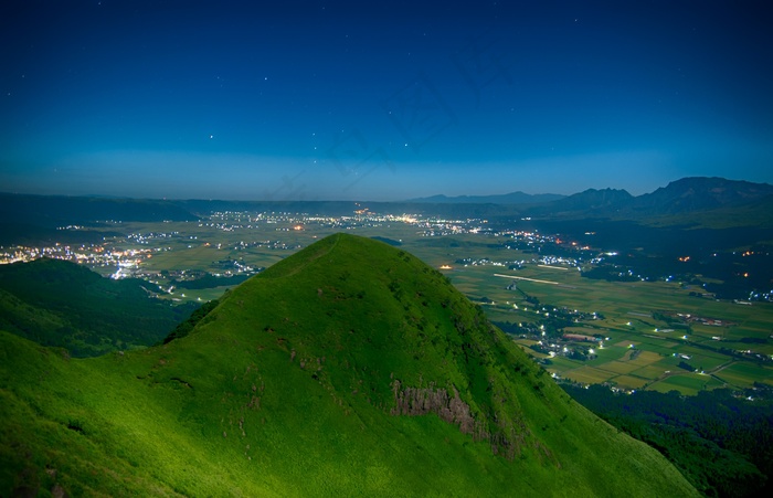 山顶上的超美夜景