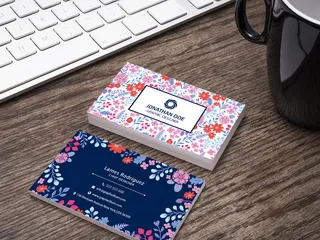 创意淡雅手绘花纹唯美小清新日系名片