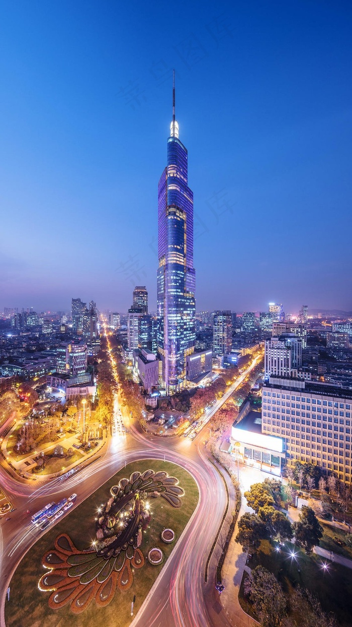 南京紫峰大厦美丽的夜景高清图片