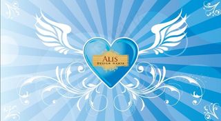 蓝色调绚烂背景带着翅膀的心