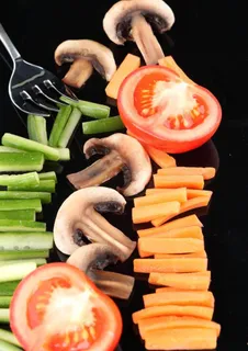 西红柿 蘑菇 胡萝卜 叉子 黄瓜图... 西红柿 蘑菇 胡萝卜 叉子 黄瓜图...