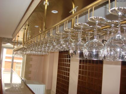 吧台 红酒杯图片