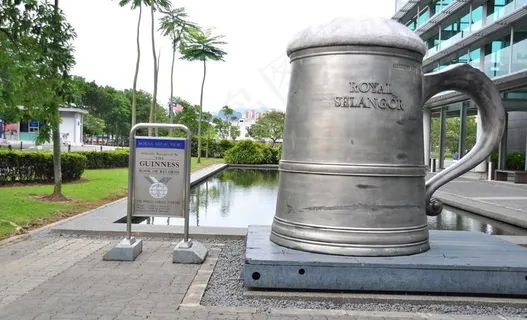 马来西亚锡制品茶杯雕塑图片