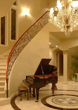 欧式别墅楼梯一角设计图片