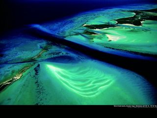 碧蓝美丽海滩图片