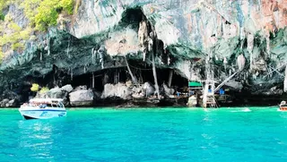 泰国普吉pp岛燕窝洞图片