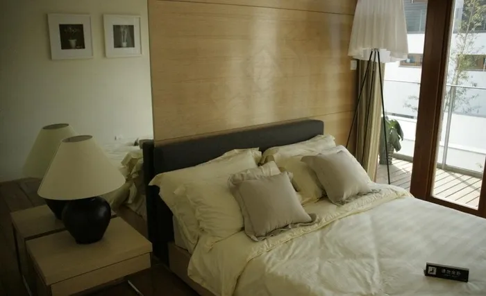 卧室 台灯 相框 生活 清新 简洁...