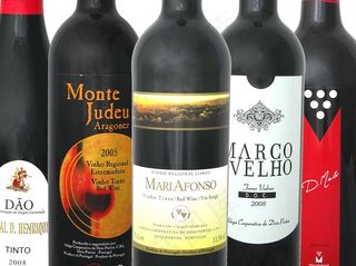 葡萄牙古堡红酒图片