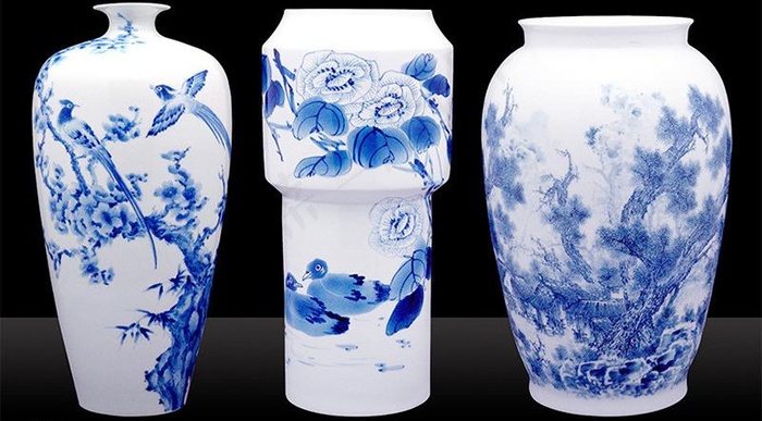 花鸟山水青花瓷瓶