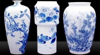 花鸟山水青花瓷瓶