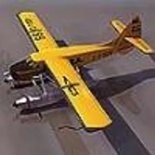 黄色海上3d飞机模型