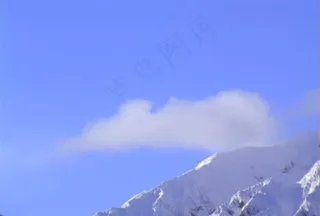 雪山倒影素材下载