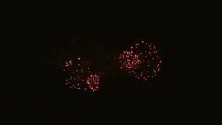 夜空中的9只股票的视频片段，爆炸的...