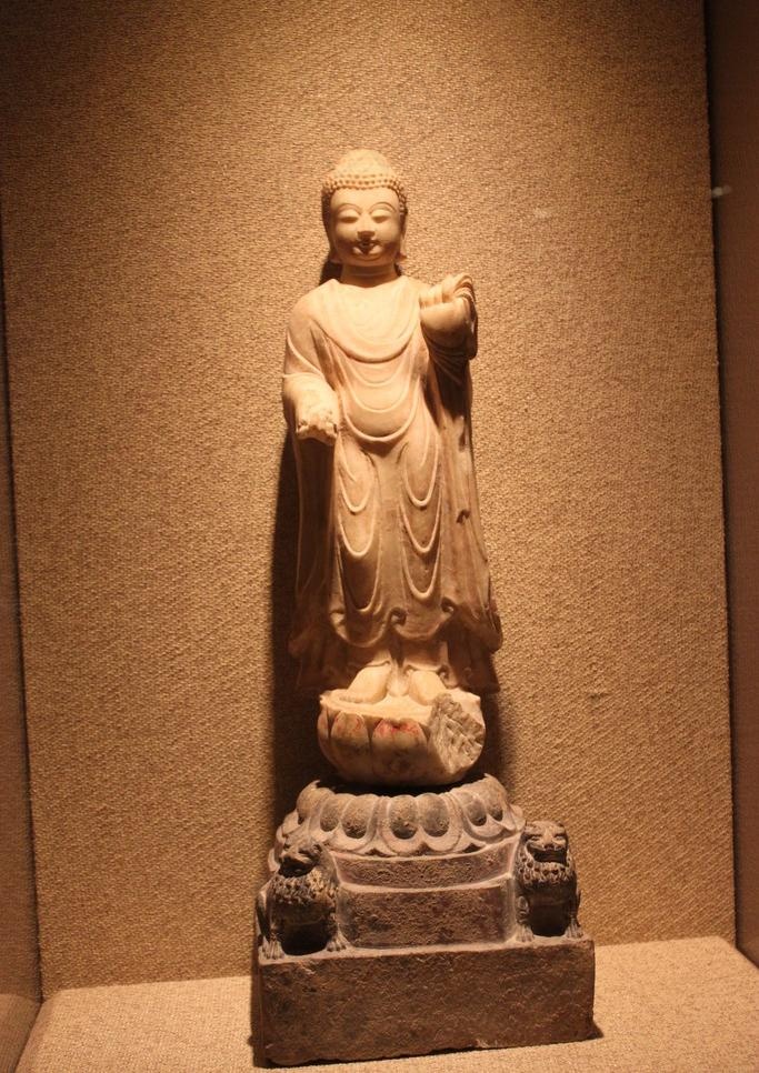 彩绘佛像（唐代）图片