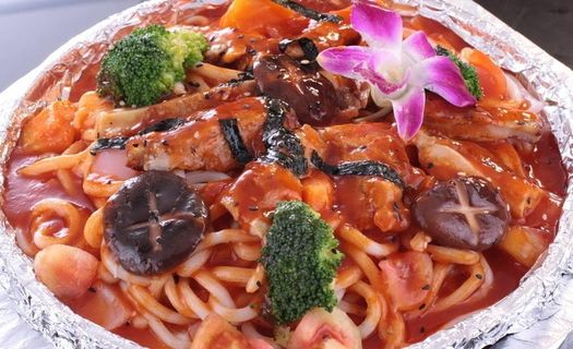 铁板烧驼手汁鸡扒乌冬面图片 铁板烧驼手汁鸡扒乌冬面图片