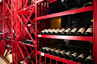 酒店餐厅红酒区图片