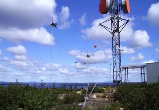 风力发电机基站图片