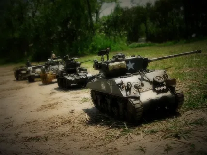 二战盟军战车部队在前进模型场景图片