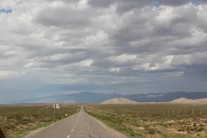 戈壁公路图片