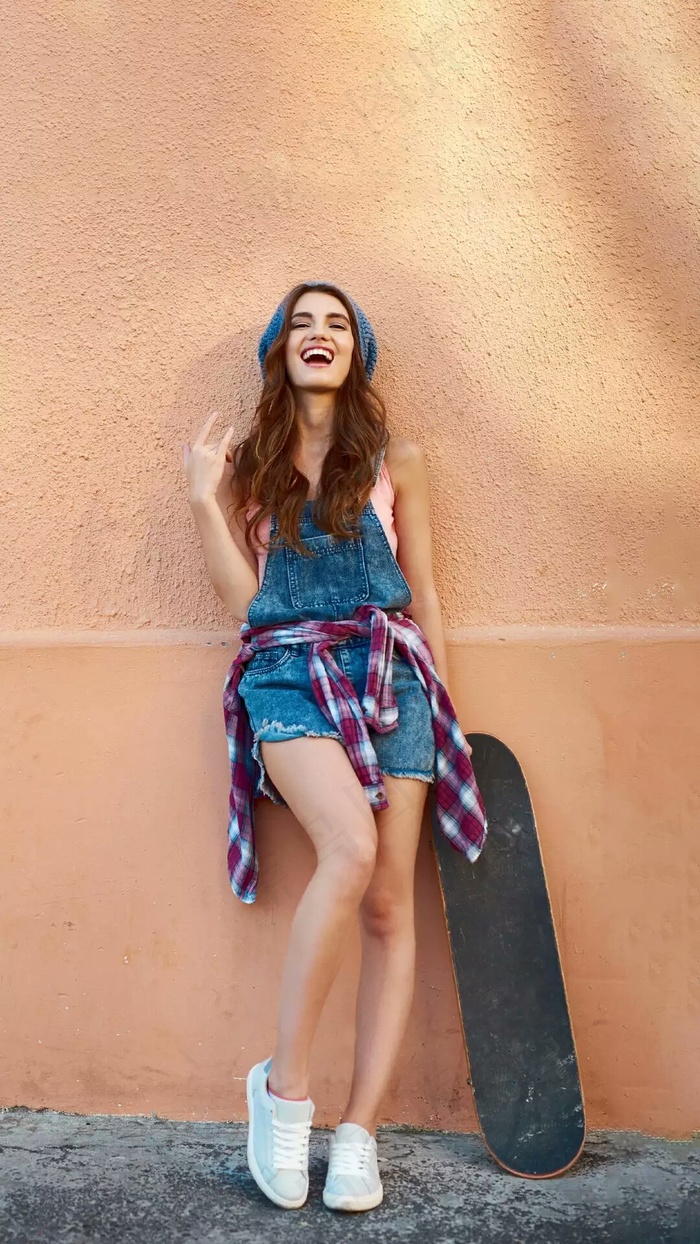 滑板车美女高清摄影图片