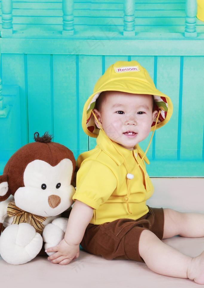 坐着的幼儿图片