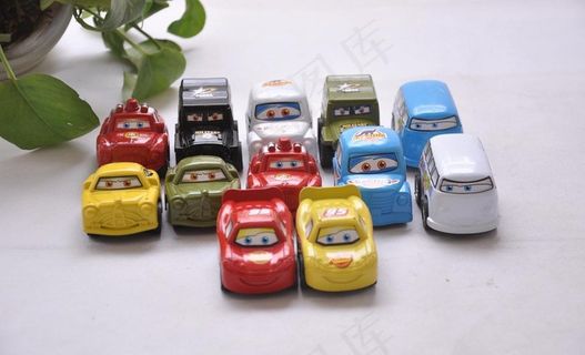 小汽车玩具图片