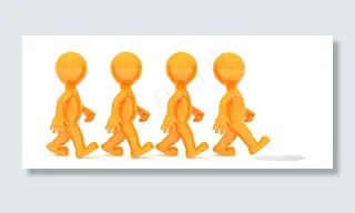 一群人走向危险的孔