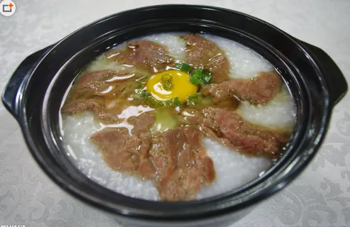 窝蛋牛肉粥、 美食、食物、早点、饮食行业、早餐、宵夜 窝蛋牛肉粥、 美食、食物、早点、饮食行业、早餐、宵夜