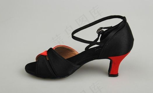 拉丁舞鞋图片