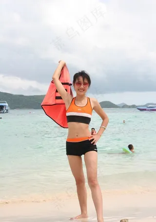 海边美女图片