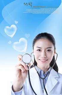 拿着听诊器的女医生