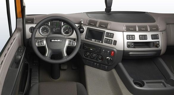 达夫 重卡 驾驶室图片