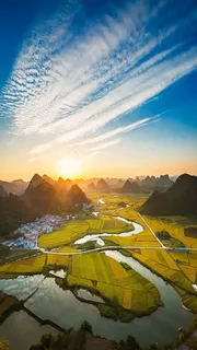 日出村庄高清摄影图片