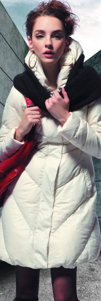 羽绒服 人物 女人图片