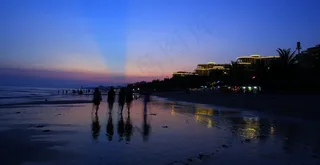 傍晚下海滩美景图片