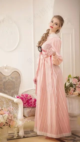 穿着长裙的外国美女高清摄影图片