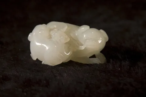 汉白玉貔貅图片 汉白玉貔貅图片