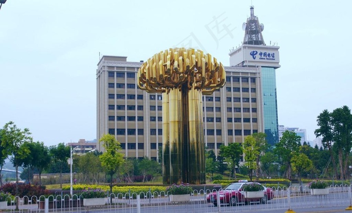 铜雕与楼景 深圳福田图片