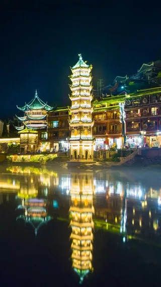 古塔夜景高清摄影图片