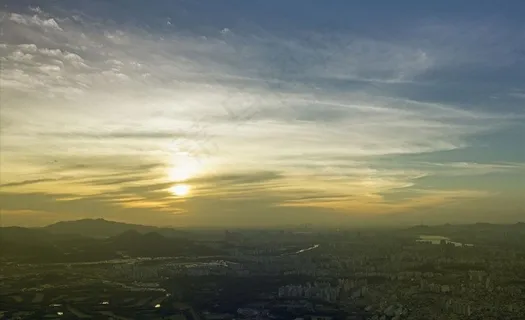 天空 阳光 城市背景图片 天空 阳光 城市背景图片