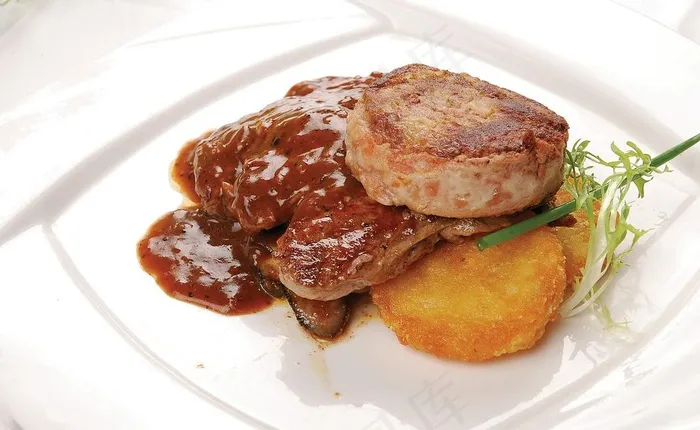 法式鹅肝酱牛扒图片