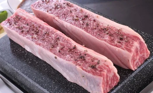 火山岩烧安格斯去骨牛小排图片