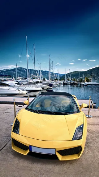 黄色的敞篷跑车高清摄影图片